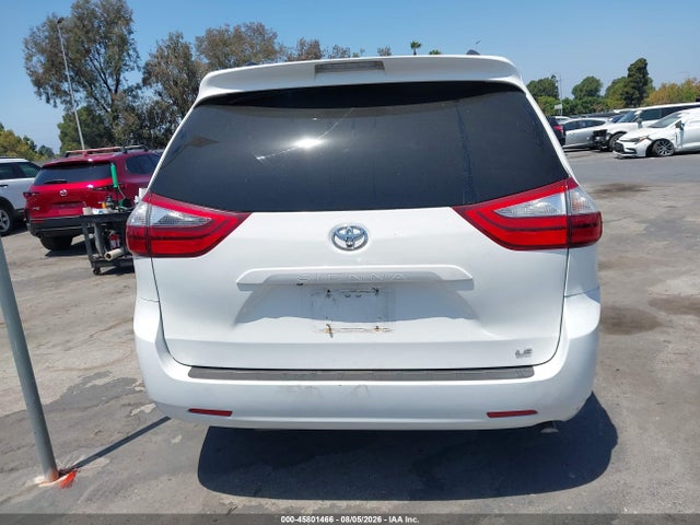 2015 Toyota Sienna Le 8 Passenger მანქანა იყიდება აუქციონზე, vin: 5TDKK3DC1FS573987, აუქციონის ნომერი: 45801466