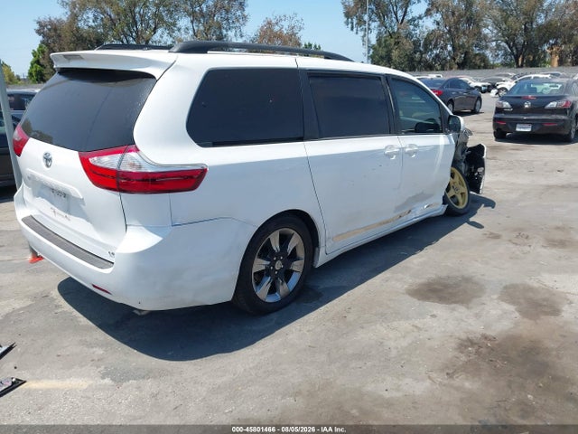 2015 Toyota Sienna Le 8 Passenger მანქანა იყიდება აუქციონზე, vin: 5TDKK3DC1FS573987, აუქციონის ნომერი: 45801466