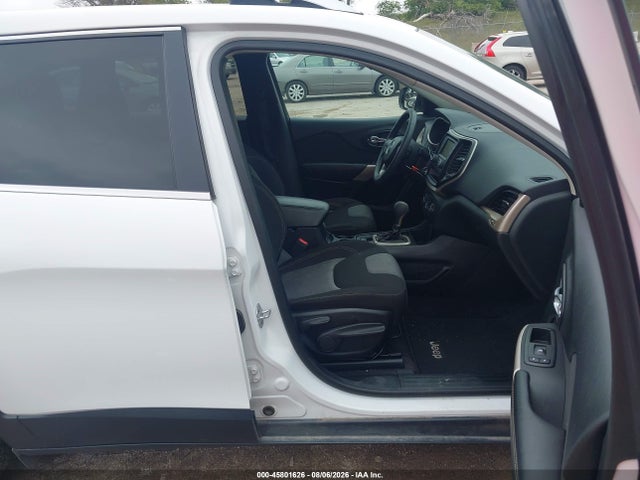 Продаж на аукціоні авто 2018 Jeep Cherokee Latitude Fwd, vin: 1C4PJLCB9JD573483, номер лоту: 45801626