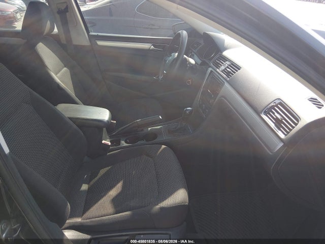 1VWAS7A34GC035131 Volkswagen Passat 1.8t S