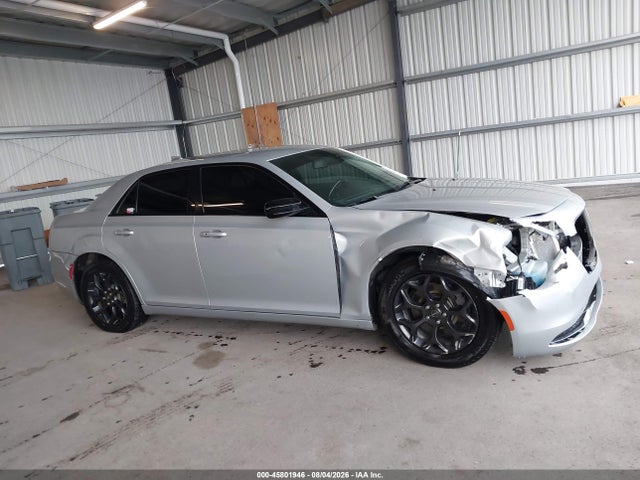2C3CCARG4KH602509 Chrysler 300 Touring