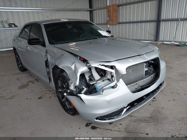 2C3CCARG4KH602509 Chrysler 300 Touring