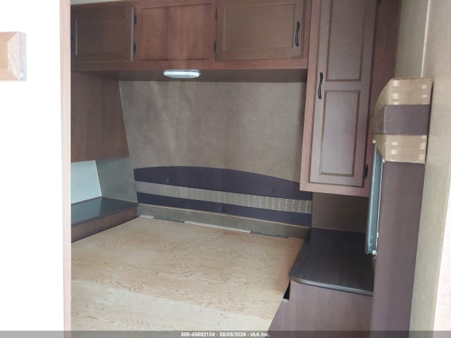 45802104 :رقم المزاد ، 1UJBJ0BR7F1TC0416 vin ، 2015 Jayco Other مزاد بيع