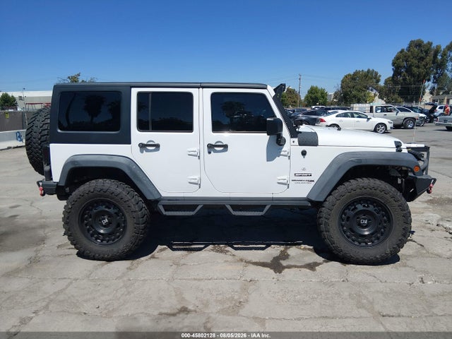 1C4BJWDG4JL831081 Jeep Wrangler Jk Unlimited Sport S 4x4