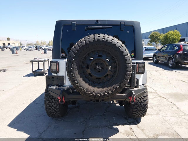 1C4BJWDG4JL831081 Jeep Wrangler Jk Unlimited Sport S 4x4