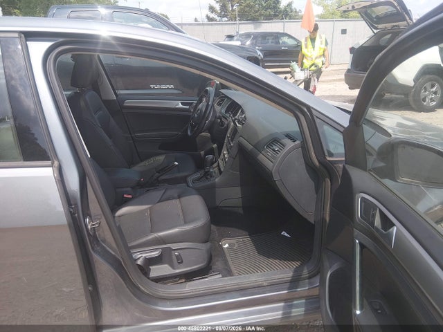 Продажа на аукционе авто 2016 Volkswagen Golf Tsi Se 4-door, vin: 3VW217AU4GM023057, номер лота: 45802221