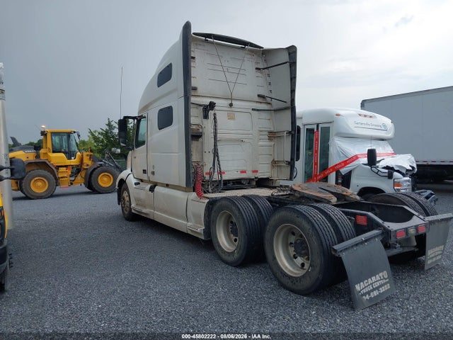 45802222 :رقم المزاد ، 4V4NC9EH2LN247225 vin ، 2020 Volvo Vnl مزاد بيع