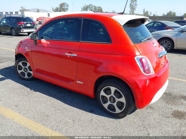 Fiat 500E BATTERY ELECTRIC 2018 3C3CFFGE0JT377551 Image 3