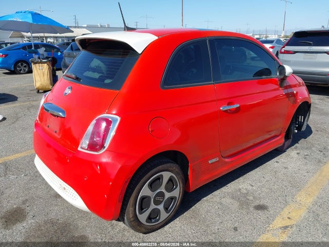 Fiat 500E BATTERY ELECTRIC 2018 3C3CFFGE0JT377551 Image 4