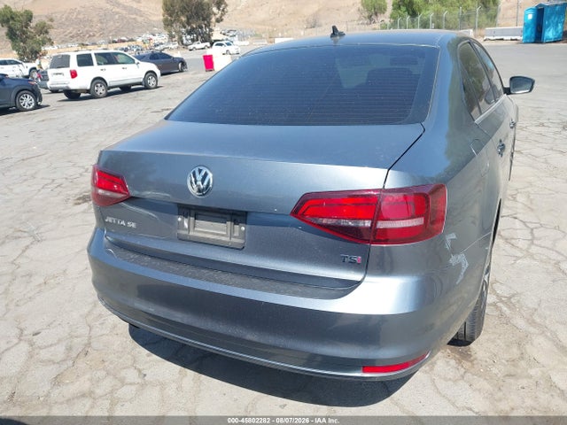 3VWDB7AJXJM263071 Volkswagen Jetta 1.4t Se/1.4t Wolfsburg Edition