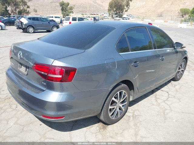 3VWDB7AJXJM263071 Volkswagen Jetta 1.4t Se/1.4t Wolfsburg Edition
