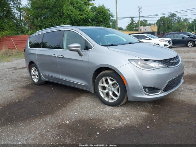 Продажа на аукционе авто 2018 Chrysler Pacifica Touring L Plus, vin: 2C4RC1EG9JR188583, номер лота: 45802284