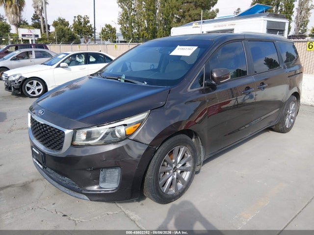 KIA SEDONA LX 2015 KNDMB5C17F6037758 Image 2