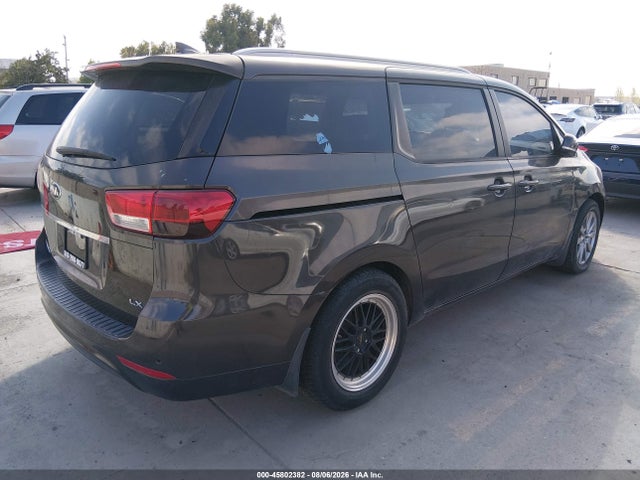 KIA SEDONA LX 2015 KNDMB5C17F6037758 Image 4