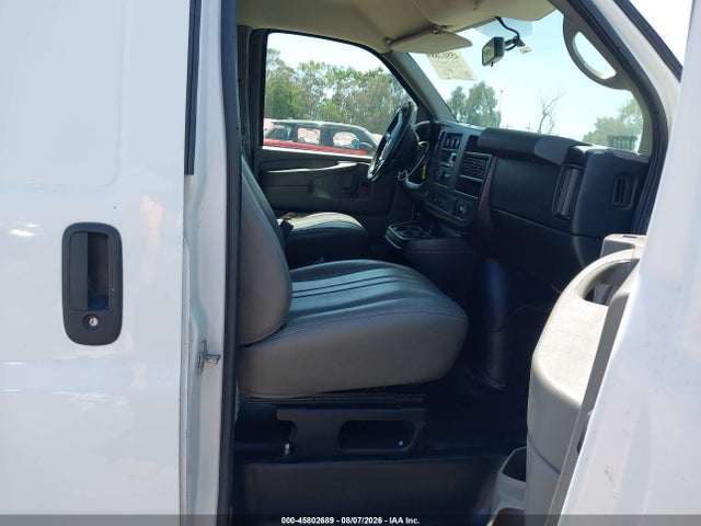Chevrolet Express 2500 Work Van 2015 1GCWGGCG3F1220632 Image 5