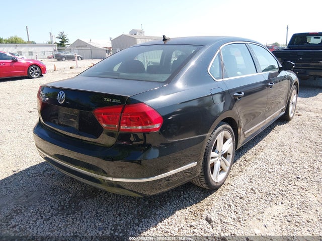 2014 Volkswagen Passat 1.8t Sel Premium მანქანა იყიდება აუქციონზე, vin: 1VWCT7A39EC053398, აუქციონის ნომერი: 45802796