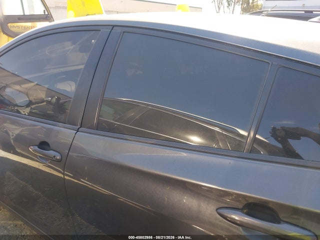 Toyota Prius Two 2017 JTDKBRFU1H3057528 Image 15