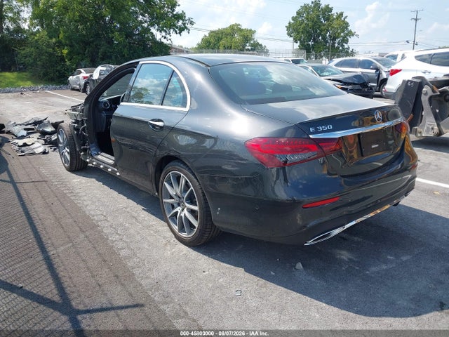 Mercedes-Benz E 350 2022 W1KZF8DB1NB091703 Image 3