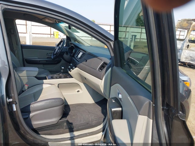 KIA SEDONA LX 2018 KNDMB5C12J6399537 Image 5