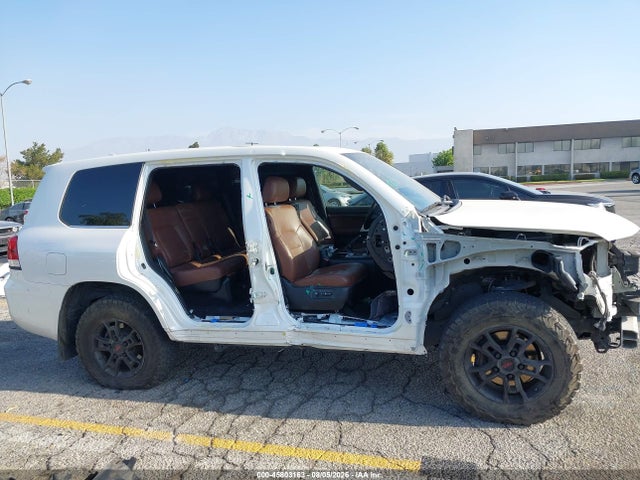 JTMCY7AJ5K4076959 Toyota Land Cruiser V8