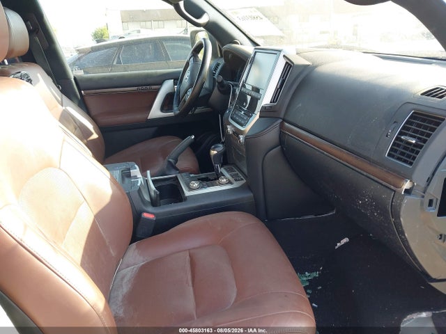 JTMCY7AJ5K4076959 Toyota Land Cruiser V8