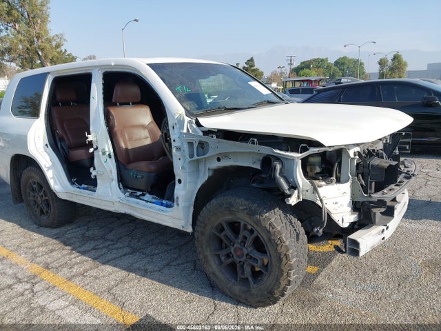 JTMCY7AJ5K4076959 Toyota Land Cruiser V8