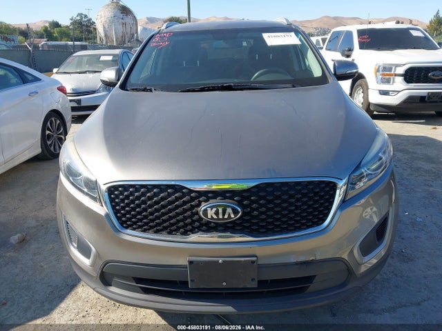 5XYPG4A57HG218373 KIA Sorento 3.3l Lx