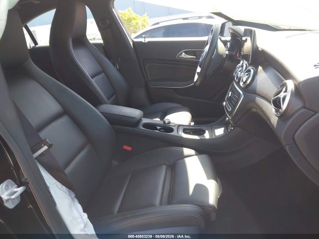 WDDSJ4EB9JN576493 Mercedes-Benz CLA 250