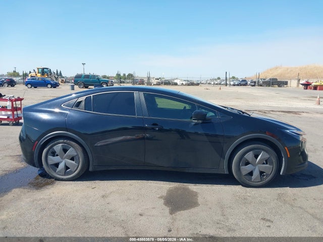 Toyota Prius Le 2024 JTDACAAU3R3030124 Image 13