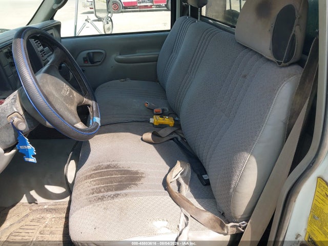 45803616 :رقم المزاد ، 3GDKC34F82M105669 vin ، 2002 Gmc Sierra C3500 Hd Chassis Sl مزاد بيع