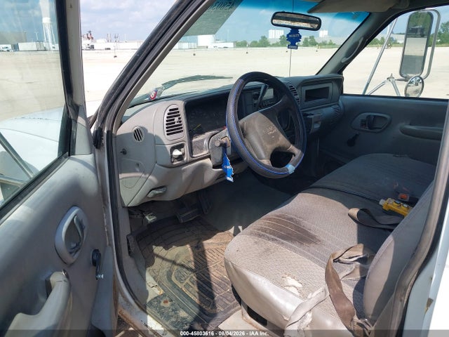 45803616 :رقم المزاد ، 3GDKC34F82M105669 vin ، 2002 Gmc Sierra C3500 Hd Chassis Sl مزاد بيع