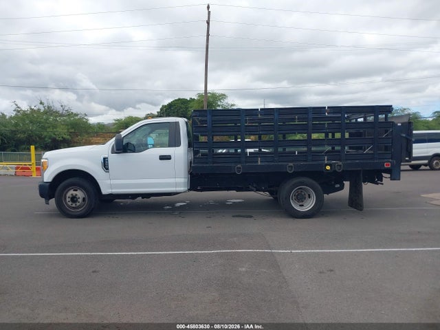 Ford F-350 Chassis Xl 2017 1FDRF3G60HEE51084 Image 16
