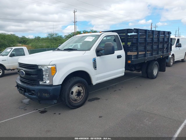 Ford F-350 Chassis Xl 2017 1FDRF3G60HEE51084 Image 2