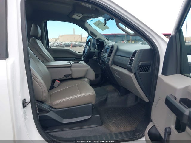 Ford F-350 Chassis Xl 2017 1FDRF3G60HEE51084 Image 5