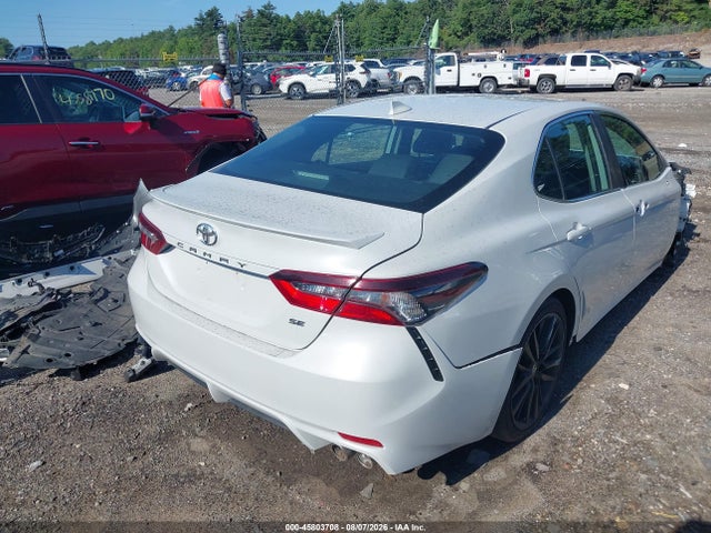 45803708 :رقم المزاد ، 4T1G11AK8NU014841 vin ، 2022 Toyota Camry Se مزاد بيع