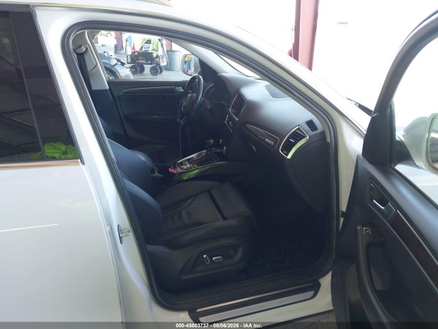 WA1LFAFP2EA041196 Audi Q5 2.0t Premium