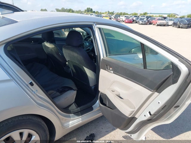 45803978 :رقم المزاد ، 5NPD74LF3HH209607 vin ، 2017 Hyundai Elantra Se مزاد بيع