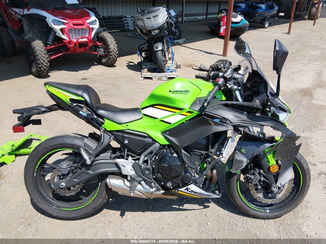 45804174 :رقم المزاد ، ML5EXEP15SDAF8347 vin ، 2025 Kawasaki Ex650 P مزاد بيع