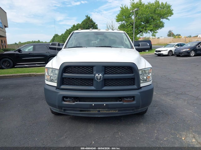 45804240 :رقم المزاد ، 3C63RPGL1JG143667 vin ، 2018 Ram 3500 Tradesman  4x2 8' Box مزاد بيع