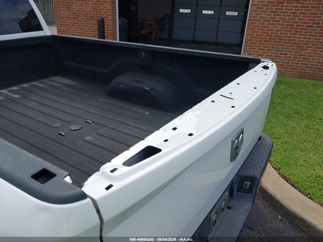 45804240 :رقم المزاد ، 3C63RPGL1JG143667 vin ، 2018 Ram 3500 Tradesman  4x2 8' Box مزاد بيع