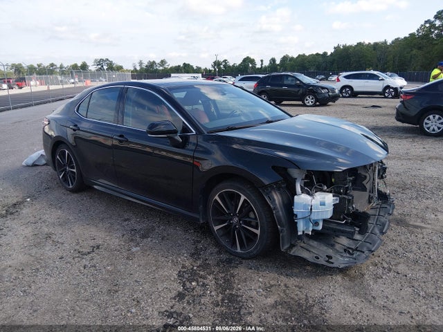 45804531 :رقم المزاد ، 4T1B61HK0KU781564 vin ، 2019 Toyota Camry Xse مزاد بيع
