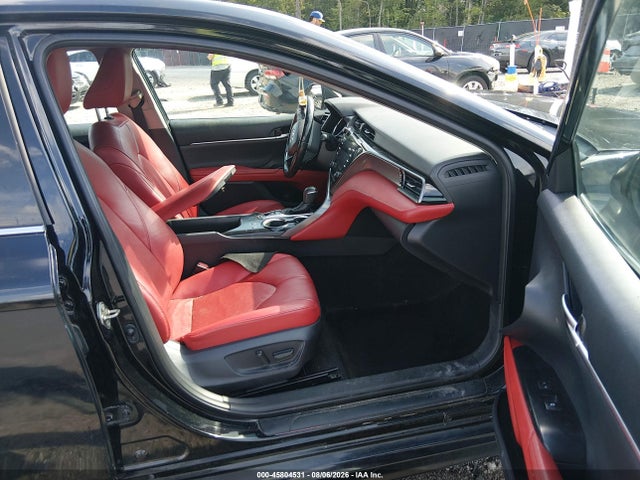 45804531 :رقم المزاد ، 4T1B61HK0KU781564 vin ، 2019 Toyota Camry Xse مزاد بيع