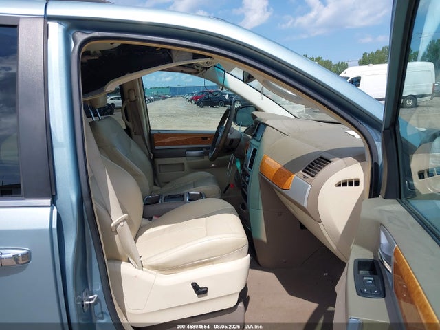 Продажа на аукционе авто 2010 Chrysler Town & Country New Limited, vin: 2A4RR7DX4AR322137, номер лота: 45804554