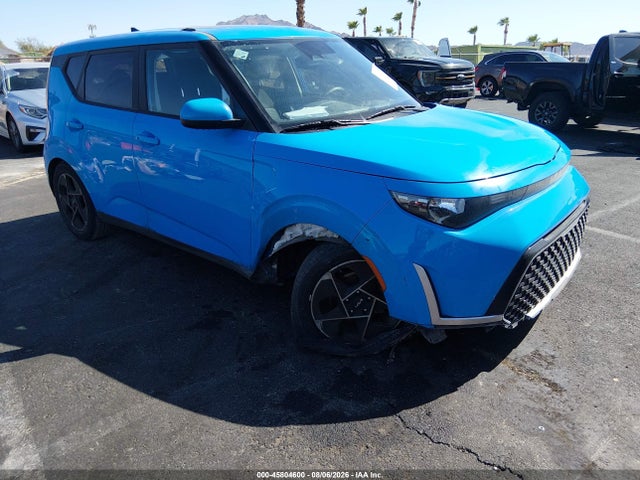 45804600 :رقم المزاد ، KNDJ33AU1P7196627 vin ، 2023 Kia Soul Ex مزاد بيع