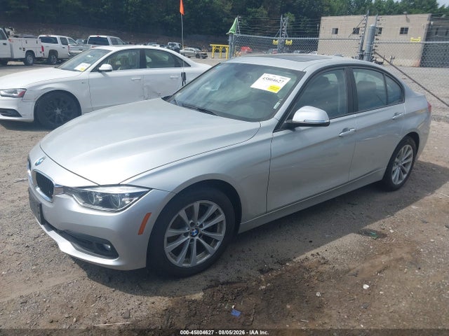 BMW 320i Xdrive 2018 WBA8A3C58JA489460 Image 2