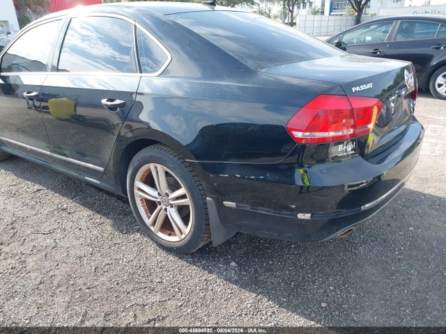 2014 Volkswagen Passat 1.8t Sel Premium მანქანა იყიდება აუქციონზე, vin: 1VWCS7A36EC015081, აუქციონის ნომერი: 45804720