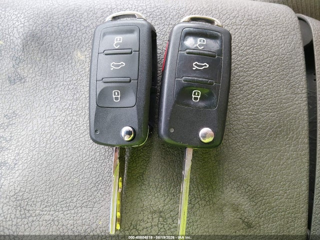 45804819 :رقم المزاد ، 3VWL17AJ7HM217349 vin ، 2017 Volkswagen Jetta 1.8t Sel مزاد بيع