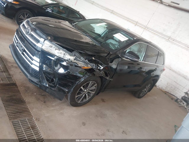 45804851 :رقم المزاد ، 5TDJZRFH8KS951350 vin ، 2019 Toyota Highlander Xle مزاد بيع