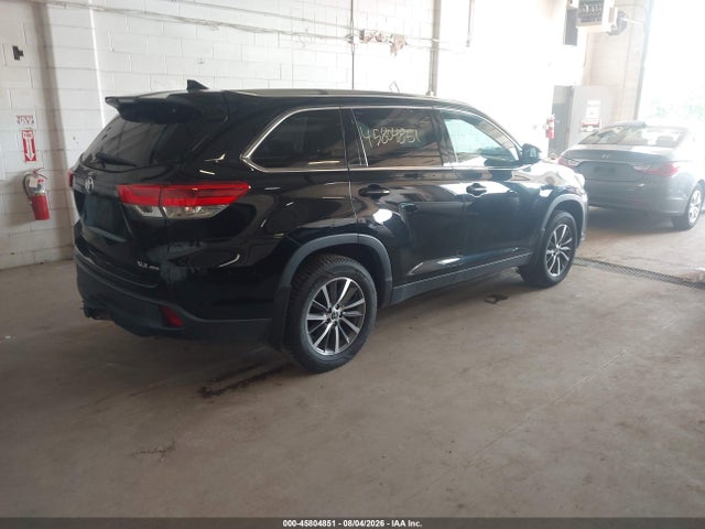 45804851 :رقم المزاد ، 5TDJZRFH8KS951350 vin ، 2019 Toyota Highlander Xle مزاد بيع