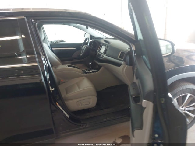 45804851 :رقم المزاد ، 5TDJZRFH8KS951350 vin ، 2019 Toyota Highlander Xle مزاد بيع